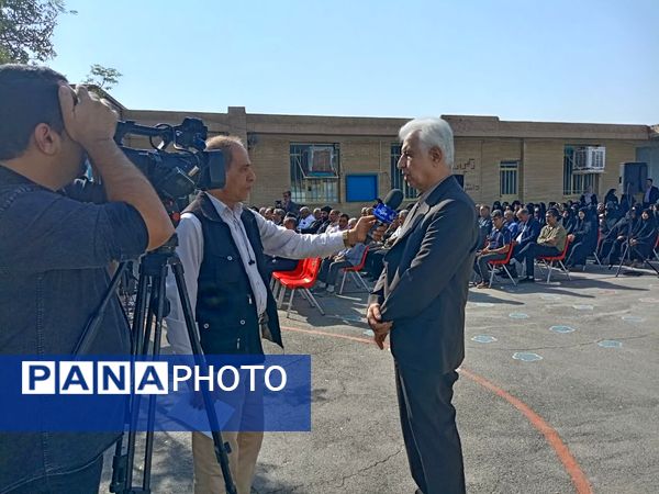 آیین کلنگ‌زنی مدرسه زنده‌یاد حاج محمد آجیلی در کاشان