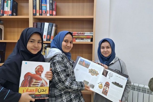  بازدید مدرسه نرگس پردیس از کتابخانه شیخ بهایی