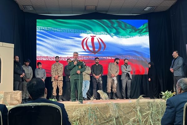 انگیزه من اَدای دِین به نسلی بود که با ایثارشان امنیت و آرامش امروز ما را رقم زدند