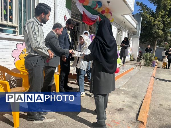 جشن شکوفه‌ها در مدارس سملقان