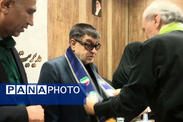 نشست صمیمی مدیر و معاون پرورشی ناحیه 4 شیراز با مربیان، پیشتازان و خبرنگاران پانا
