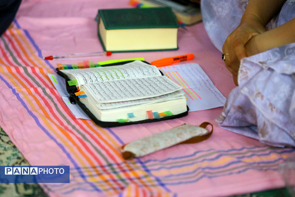 اعتکاف دانش‌آموزی در مسجد قائمیه