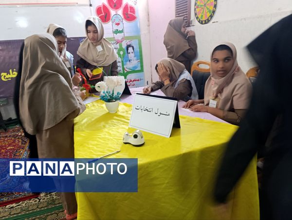 انتخابات شورای دانش‌آموزی در مدرسه خلیج‌فارس بوموسی 