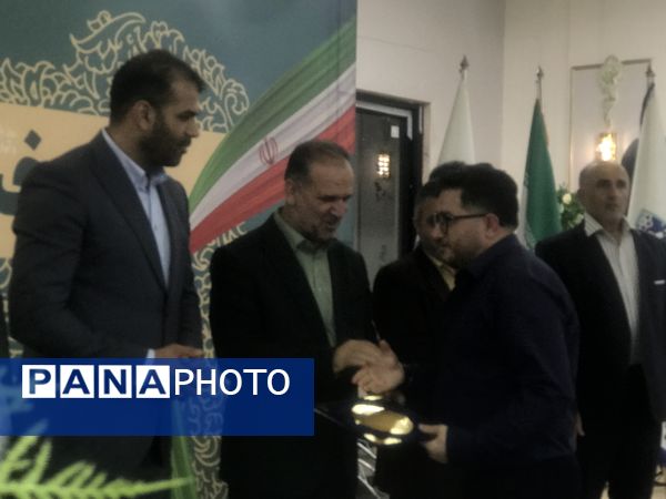 آیین تجلیل از خبرنگاران و اصحاب رسانه در محمودآباد