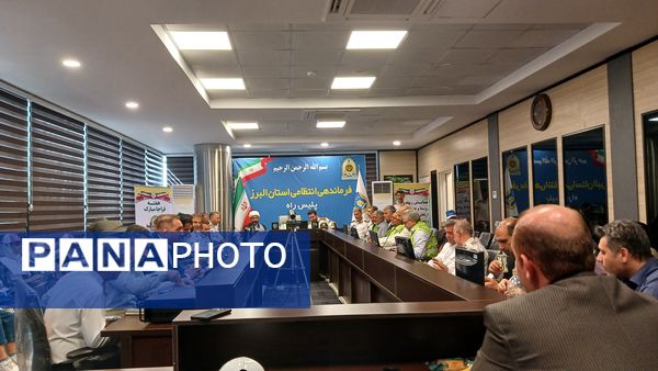 جمعی از دانش‌آموزان استان البرز به عنوان همیار پلیس انتخاب شدند