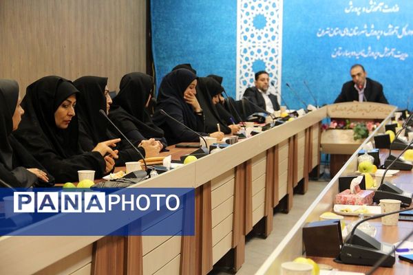 برگزاری جلسه توجیهی مدیران دوره متوسطه اول در سالن فرهنگ بهارستان دو
