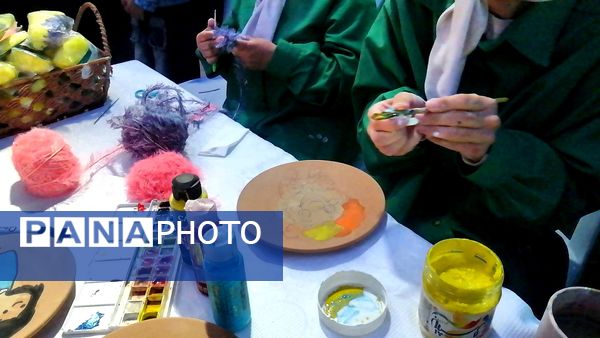 برپایی غرفه‌ای به عشق فاطمه(س)  