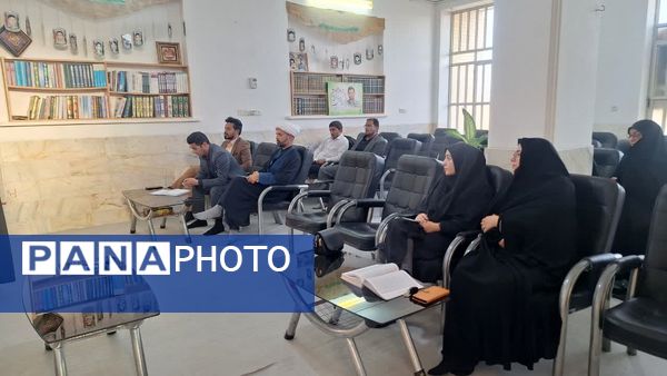 جلسه توانمندسازی معلمان پرورشی در مروست