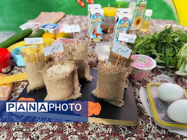 نواختن زنگ شیر در دبستان سارا شهرستان ملارد به‌مناسبت روز جهانی پوکی استخوان