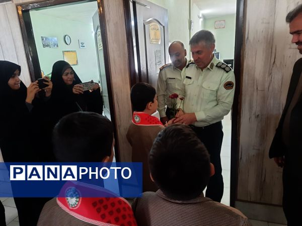 دیدار دانش آموزان پیشتاز با پرسنل نیروی انتظامی نیشابور