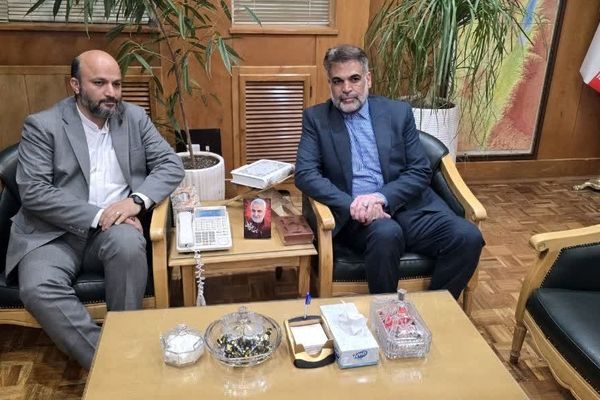معاون وزیر آموزش و پرورش روند اجرای پروژه‌های مدارس بهار و کبودراهنگ را پیگیری کرد