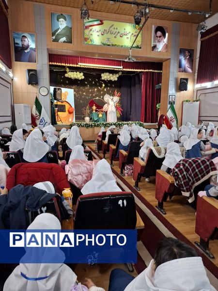 جشن یلدا ۱۴۰۴ در مدرسه ۱۷ شهریور شهرستان بجنورد 