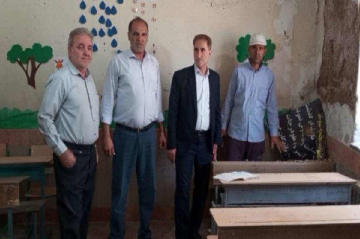 بررسی روند بازسازی و توزیع کتب درسی در دبستان صادقیه روستای سرخه ده سفلی خرم آباد