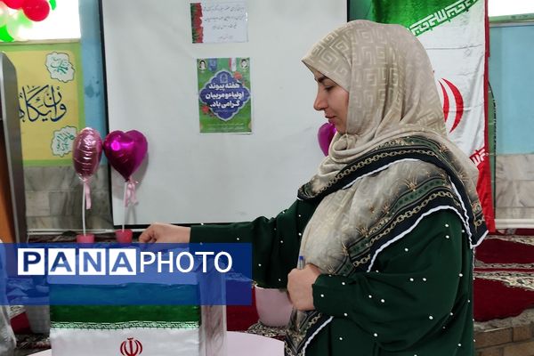 آغاز همدلی خانه و مدرسه، در جلسه انجمن اولیا و مربیان دبیرستان مهدیه