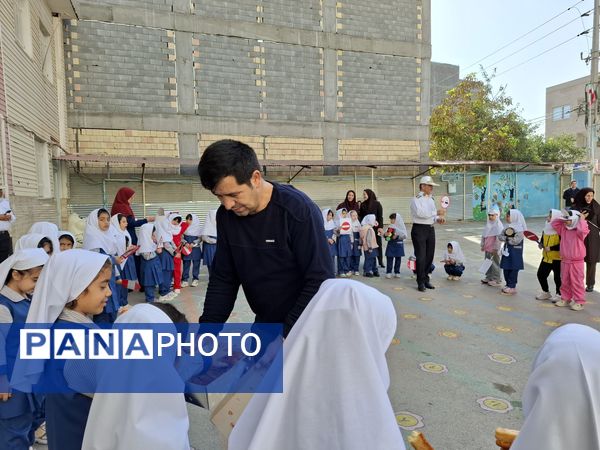 بازدید ماموران نیروی انتظامی در مدرسه 17شهریور بجنورد