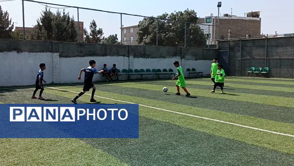  افتتاح زمین چمن پروژه میدان همدلی در کانون کوثر ناحیه ۴ کرج