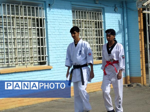آیین افتتاح زمین چمن مصنوعی شهید دانشجو