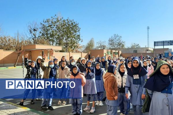 برگزاری مراسم جشن یلدا در مدرسه مهرآیین و مدرسه مریم بهارستان۲