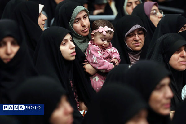 دیدار جمعی از معلمان با رهبر معظم انقلاب