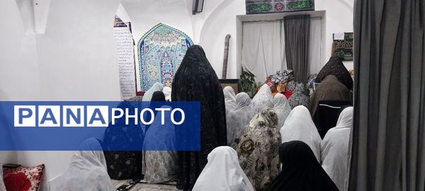 بانوان فدافن  زمزمه‌های ایمان در خلوت نورانی اعتکاف مسجد جامع