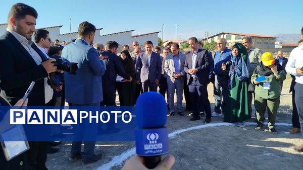 آیین افتتاح نیروگاه یک مگاواتی برق خورشیدی در البرز