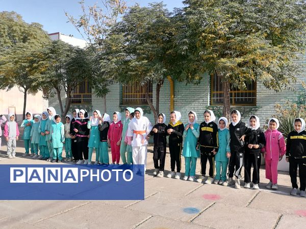 المپیاد ورزشی در مدرسه شهید نجفیان خلیل آباد 