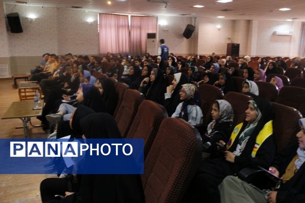 کارگاه خبرنویسی با مدیرعامل خبرگزاری پانا در مشهد