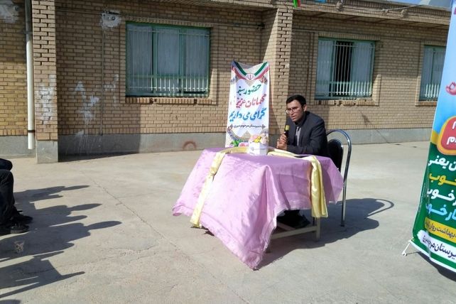 گرامیداشت هفته بهداشت و روان در دبیرستان مرحوم میری خلیل آباد 