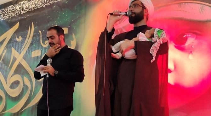 نوای یا حسین(ع) با لالایی شیرخوارگان در مصلی رباط‌کریم طنین‌انداز شد