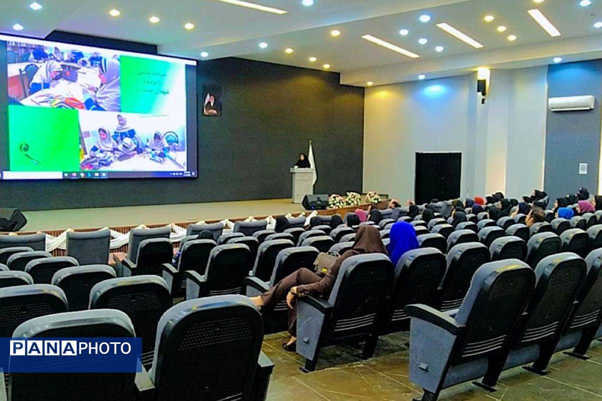  اولین نشست حضوری رابطین پژوهش و پژوهش‌سرا ها در اسلامشهر