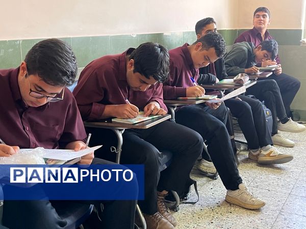  بیست و هفتمین دوره انتخابات شورای دانش‌آموزی در دبیرستان نمونه آیت‌الله خامنه‌ای کاشمر