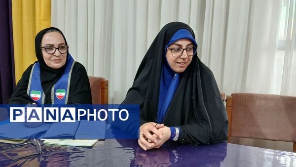 جلسه مربیان منتخب جهت آموزش توانمند سازی مربیان و دانش آموزان پیشتاز محمود‌آباد