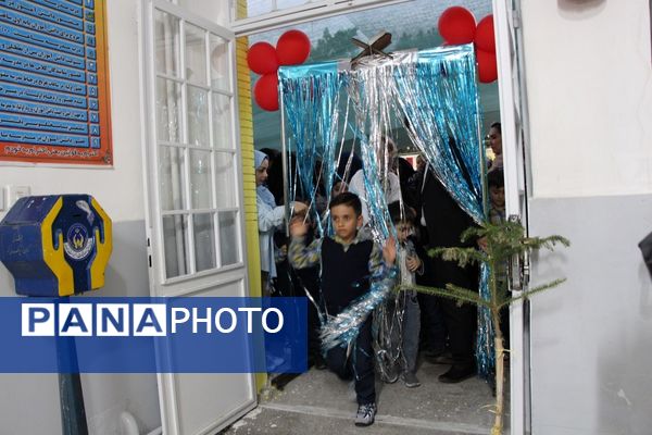 جشن شکوفه‌ها در دبستان منوچهر رزاقی ناحیه۳ مشهد