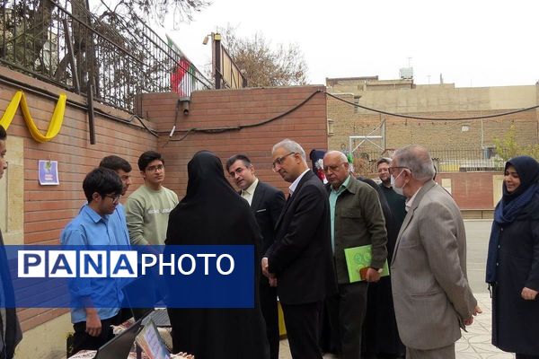 مراسم هفته پژوهش در دبیرستان بانو عفت آهنگری شهرری