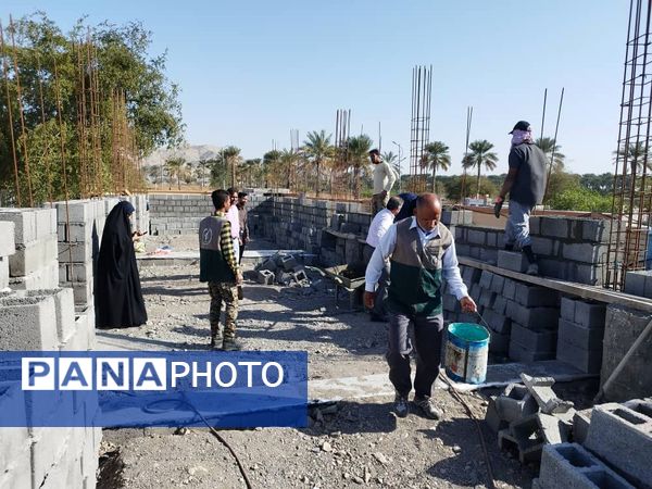 دیوار چینی حیاط مدرسه شهید رونما، هدیه گروه جهادی شهدای گمنام جغین 