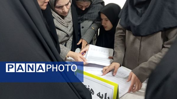 برگزاری جلسه اولیا و مربیان در مدرسه نمونه اندیشه شهرستان کاشمر