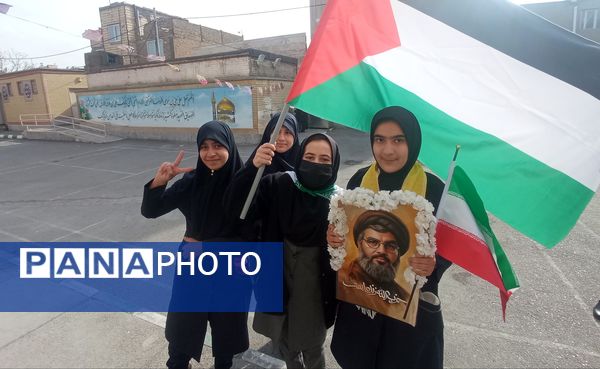مراسم گرامیداشت شهدای مقاومت در دبیرستان گلشن آزادی مشهد