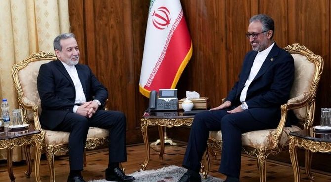 دیدار سفیر جدید ایران در لهستان با عراقچی