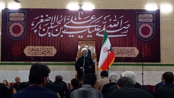 حضور حماسی جوانان و نوجوانان در شب هشتم محرم کاشمر