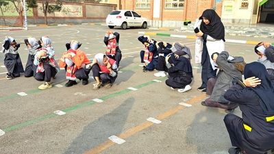 مانور زلزله و ایمنی در دبستان آیت‌الله هاشمی رفسنجانی
