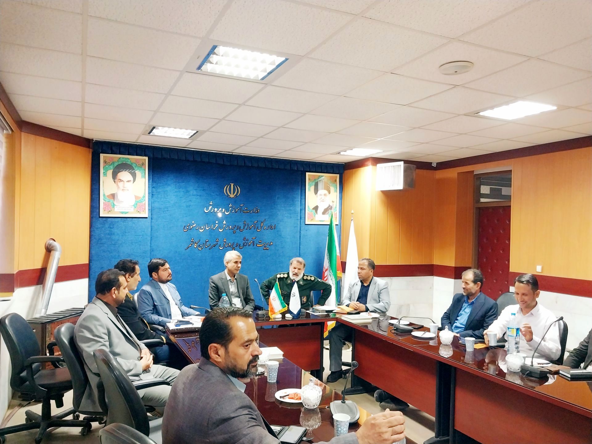 جلسه اعضای شورا و مدیران کانون‌های بسیج فرهنگیان قطب شهیدمدرس