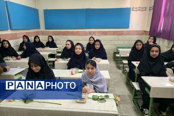 جشن جوانه ها در دبیرستان الهام شریعت کهریزک 