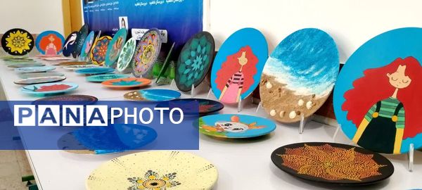 نمایشگاه  دستاوردهای علمی و تحقیقاتی دانش‌آموزان کلات