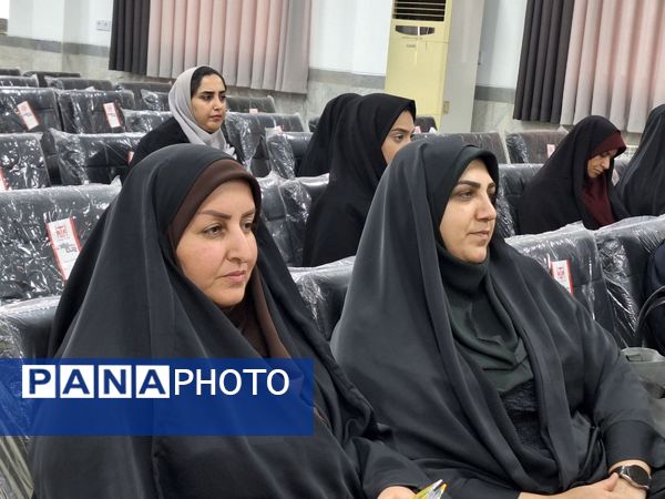 جلسه فصلی مدیران دوره اول متوسطه قائمشهر