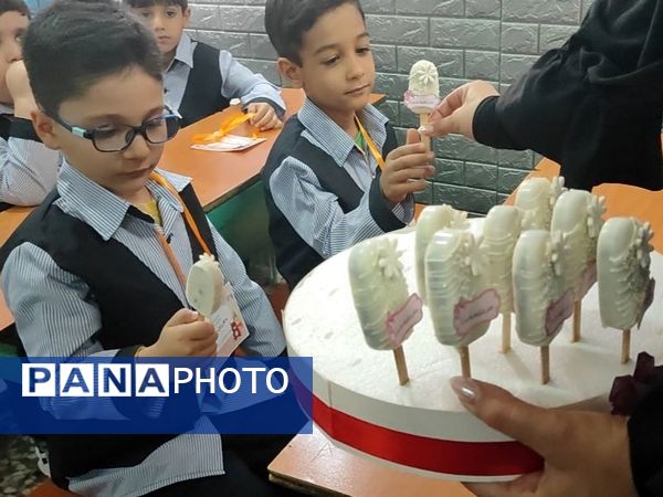 آیین جشن شکوفهها در دبستان شاهد شهید بهنام محمدی ناحیه 2 کرج