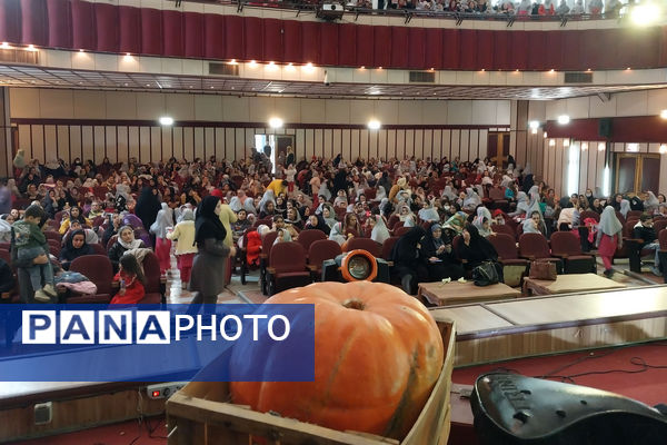 ویژه برنامه میلاد حضرت زهرا (س) و روز مادر دبستان یگانه 
