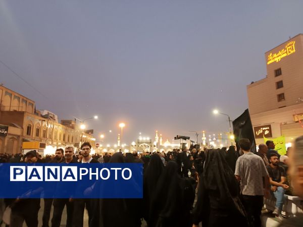 حال‌وهوای خیابان‌های مشهد در شب شهادت امام رضا(ع)