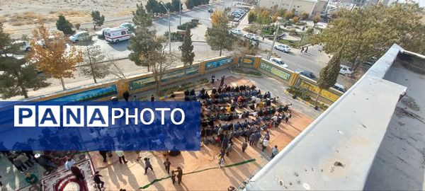 اقامه نماز باران در دبیرستان علوم و معارف شهید مطهری (ره)