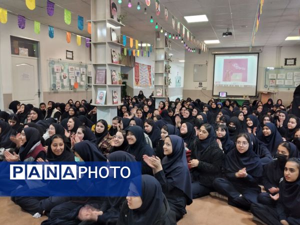 آیین بزرگداشت میلاد حضرت فاطمه (س) در دبیرستان شاهد ارض اقدس