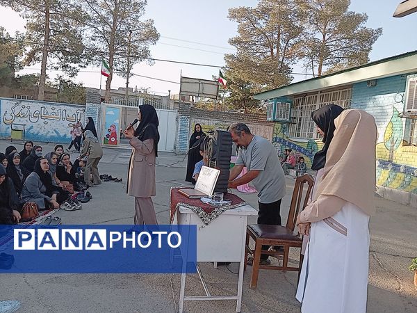 اولین جلسه انجمن اولیا در دبستان توحید 